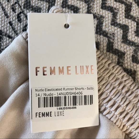 🏃🏼‍♀️NWT Runner shorts beige - Picture 2 of 2